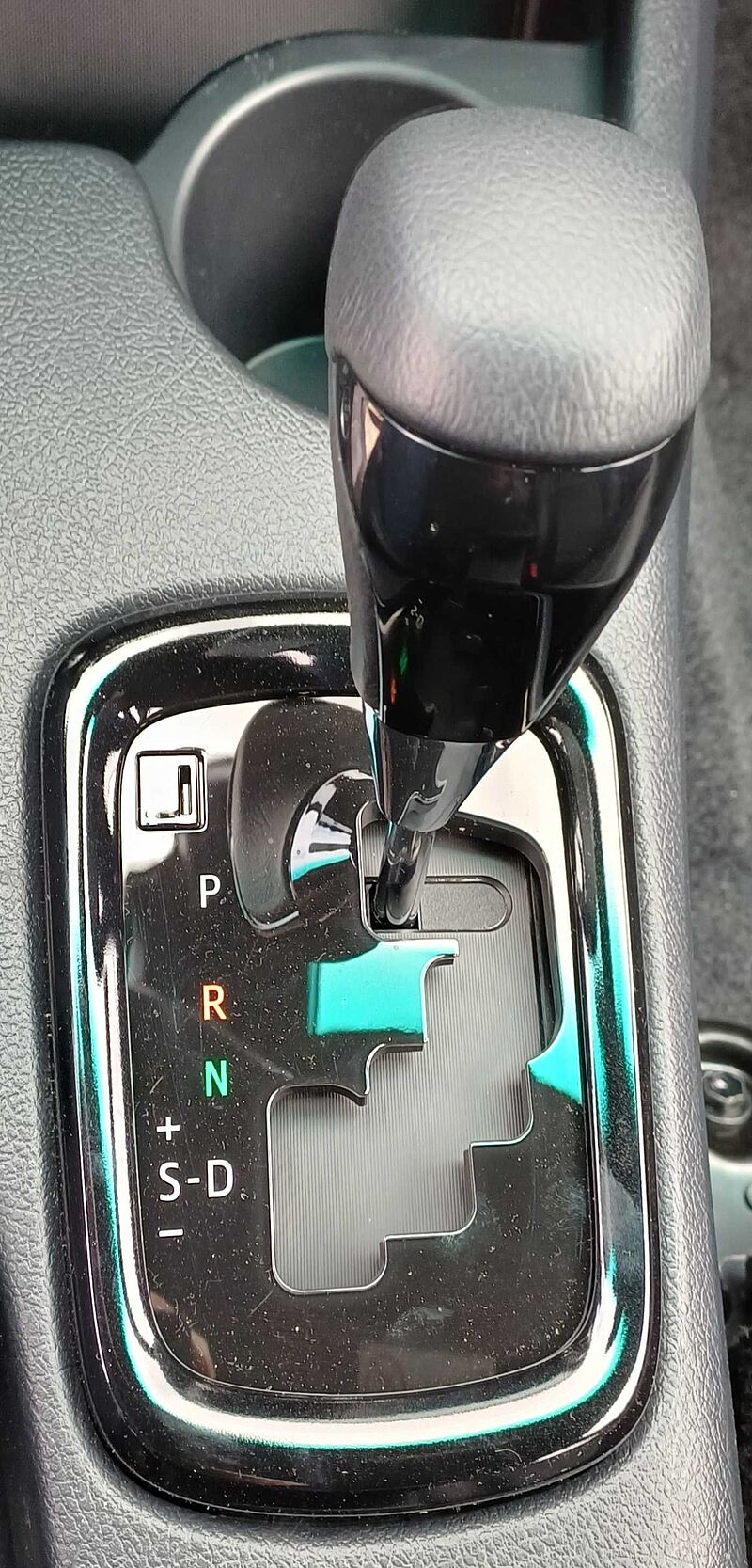 Toyota Hilux Invincible Double Cab 2.8 D-4D AUTOM. /NAVI/KAMERA