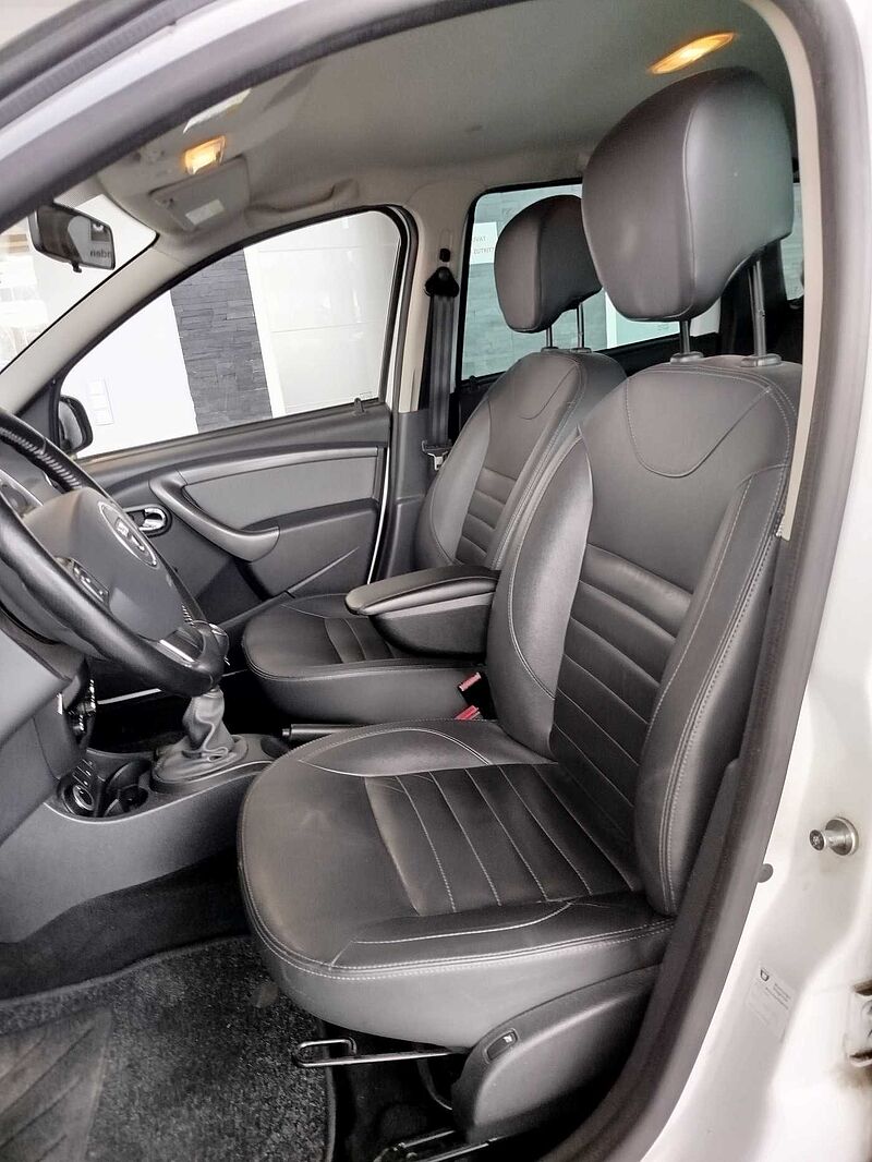 Dacia Duster SCe 115 4x4 Laureate *LEDERSITZE/SHZ/NAVI*