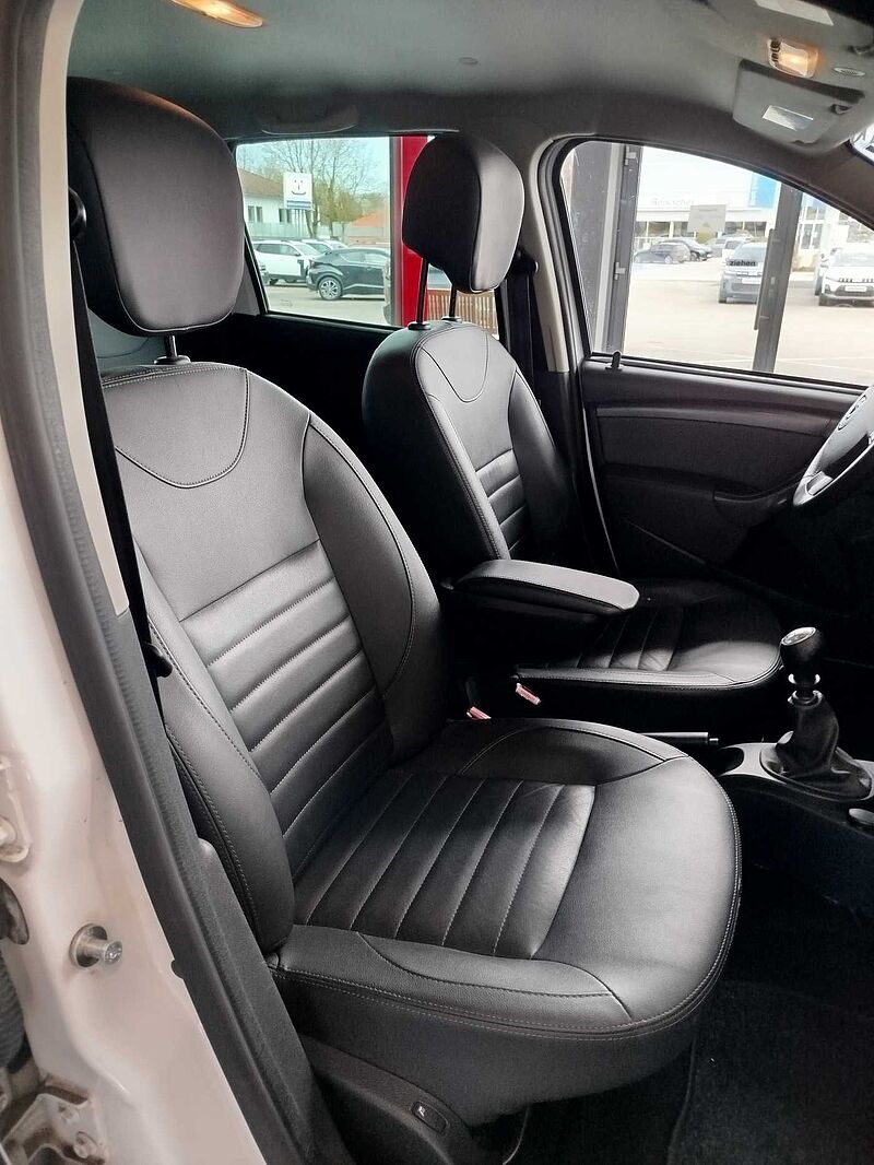Dacia Duster SCe 115 4x4 Laureate *LEDERSITZE/SHZ/NAVI*