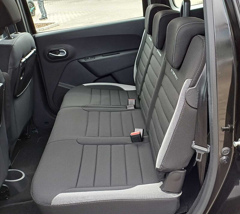 Dacia Lodgy Stepway Blue dCi 115 (7-Sitzer) Euro 6, Navi, Sitzheiz.