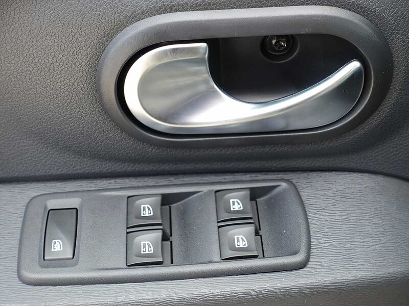 Dacia Lodgy Stepway Blue dCi 115 (7-Sitzer) Euro 6, Navi, Sitzheiz.