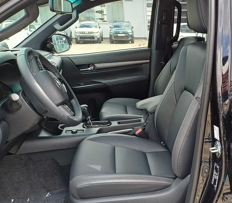 Toyota Hilux Invincible Double Cab 2.8 D-4D MildHybrid AUTOM. /NAVI/KAMERA