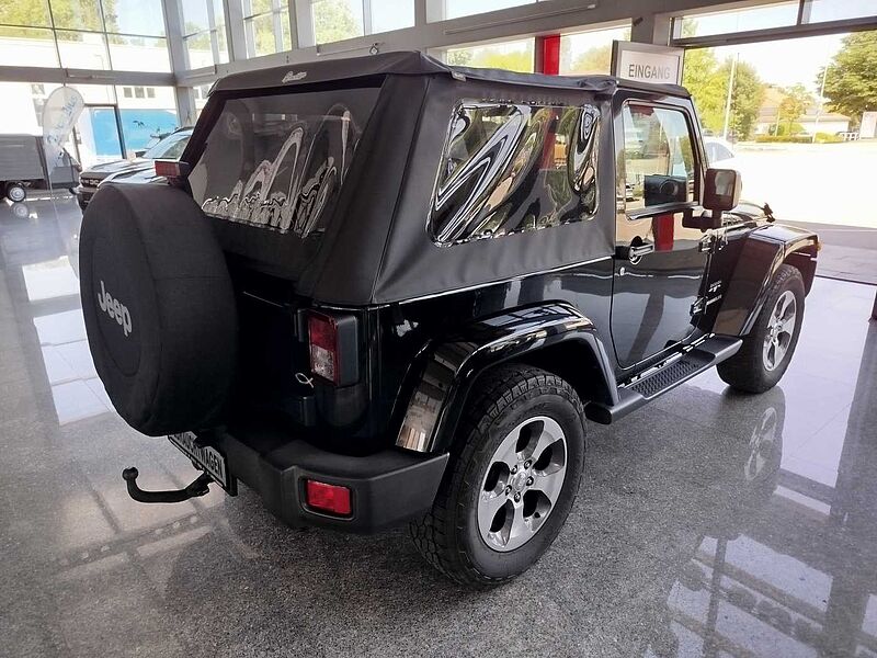 Jeep Wrangler Sahara 2.8 CRD Autom. AHK/SOFT+HARDTOP