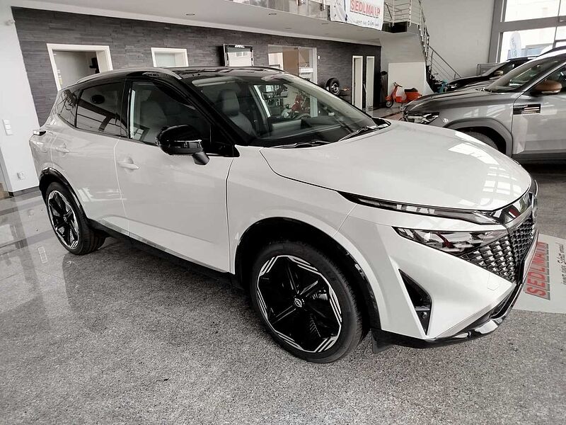 Nissan Qashqai 1.3 DIG-T MHEV TEKNA PLUS/PANO/BOSE/20ZOLL