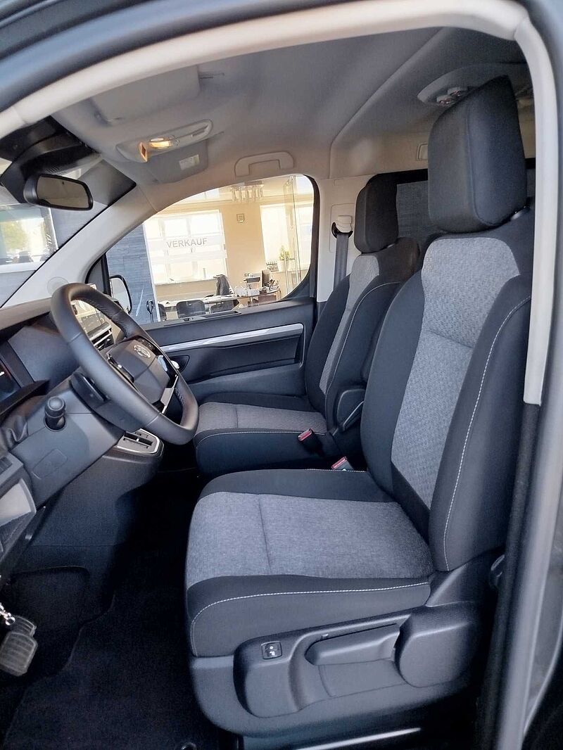 Toyota Proace Verso Team-D 8-Si. Autom. Behindertengerecht