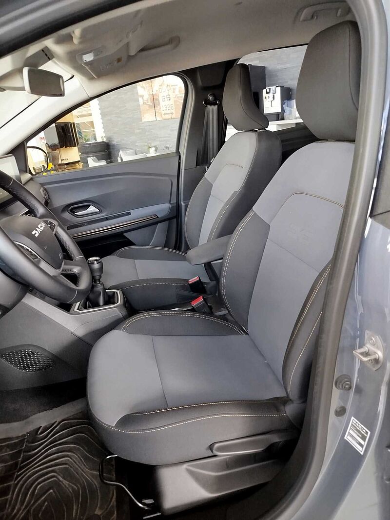 Dacia Jogger Extreme+ TCe 110 7-Sitzer NAVI/SHZ/KAMERA/PDC*