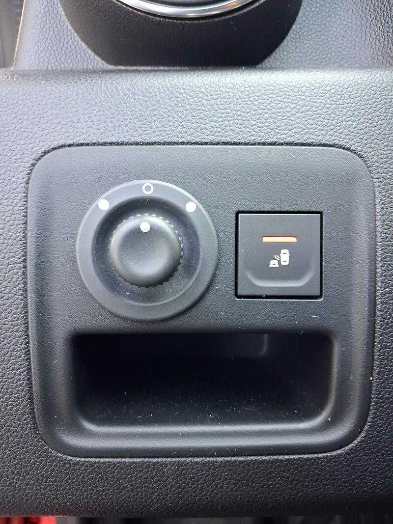 Dacia Duster 1.3 TCE 4x4, Techroad, Navi