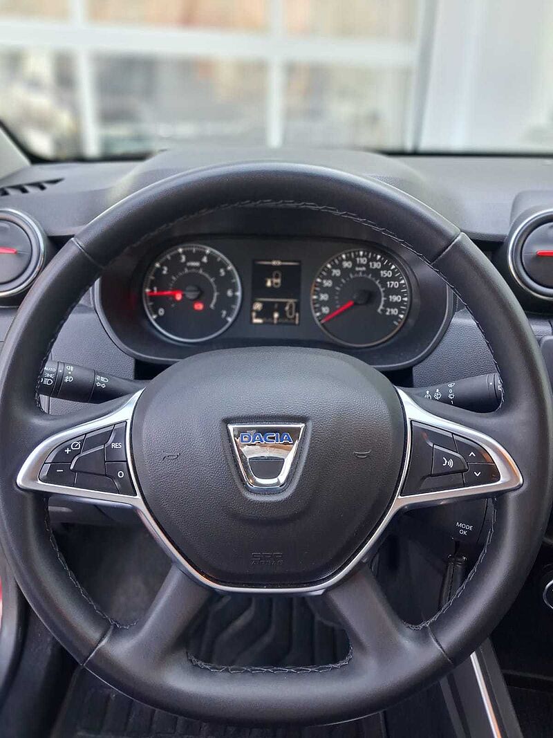 Dacia Duster 1.3 TCE 4x4, Techroad, Navi