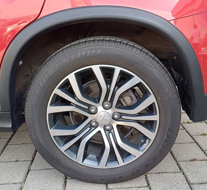 Mitsubishi ASX 4x4/Autom. /AHK/ PDC vo. + hi. /Kamera